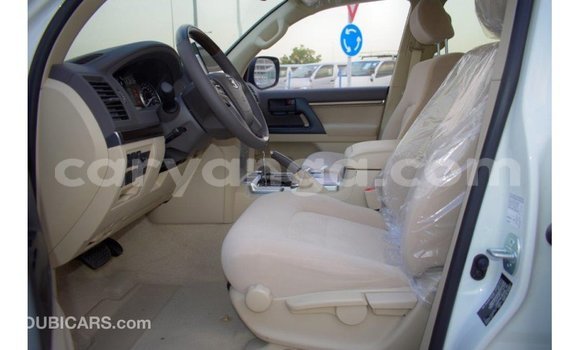 Nunua Imported Toyota Land Cruiser White Gari ndani ya Import - Dubai nchini Malawi Nunua Imported Toyota Land Cruiser White Gari ndani ya Import - Dubai nchini Malawi