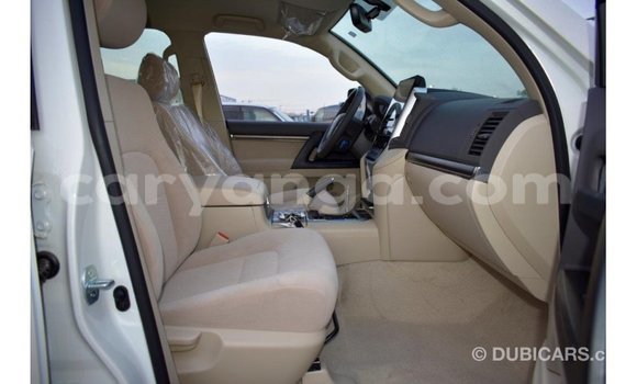 Nunua Imported Toyota Land Cruiser White Gari ndani ya Import - Dubai nchini Malawi Nunua Imported Toyota Land Cruiser White Gari ndani ya Import - Dubai nchini Malawi