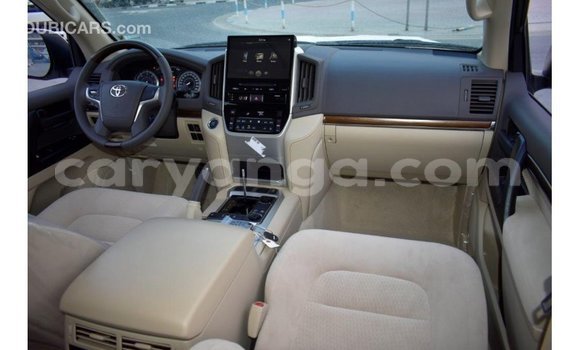 Nunua Imported Toyota Land Cruiser White Gari ndani ya Import - Dubai nchini Malawi Nunua Imported Toyota Land Cruiser White Gari ndani ya Import - Dubai nchini Malawi