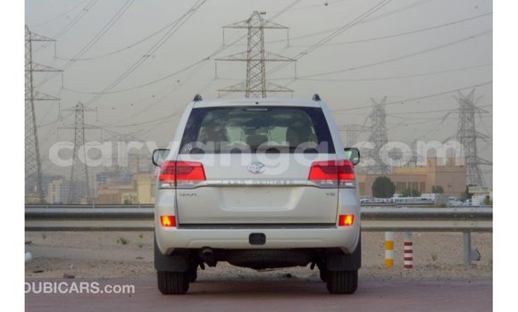 Nunua Imported Toyota Land Cruiser White Gari ndani ya Import - Dubai nchini Malawi Nunua Imported Toyota Land Cruiser White Gari ndani ya Import - Dubai nchini Malawi
