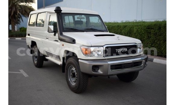 Nunua Imported Toyota Land Cruiser White Gari ndani ya Import - Dubai nchini Malawi Nunua Imported Toyota Land Cruiser White Gari ndani ya Import - Dubai nchini Malawi