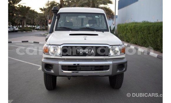 Nunua Imported Toyota Land Cruiser White Gari ndani ya Import - Dubai nchini Malawi Nunua Imported Toyota Land Cruiser White Gari ndani ya Import - Dubai nchini Malawi
