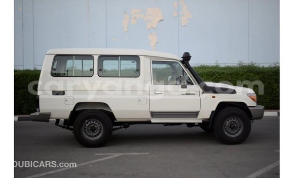 Nunua Imported Toyota Land Cruiser White Gari ndani ya Import - Dubai nchini Malawi Nunua Imported Toyota Land Cruiser White Gari ndani ya Import - Dubai nchini Malawi