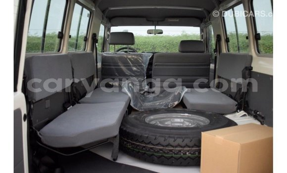 Nunua Imported Toyota Land Cruiser White Gari ndani ya Import - Dubai nchini Malawi Nunua Imported Toyota Land Cruiser White Gari ndani ya Import - Dubai nchini Malawi