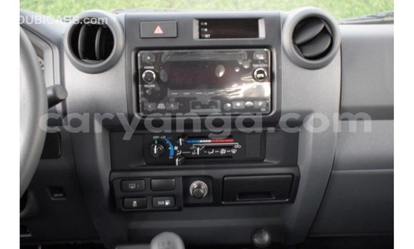 Nunua Imported Toyota Land Cruiser White Gari ndani ya Import - Dubai nchini Malawi Nunua Imported Toyota Land Cruiser White Gari ndani ya Import - Dubai nchini Malawi