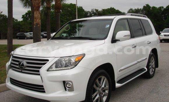 Buy Used Lexus ES 300 White Car in Lilongwe in Malawi