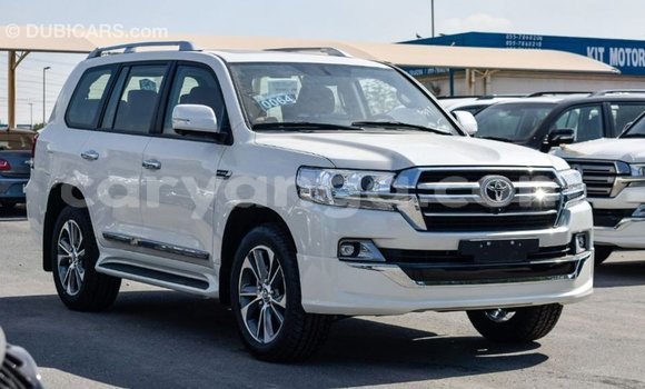 Acheter Import Voiture Toyota Land Cruiser Blanc à Import - Dubai, Malawi Acheter Import Voiture Toyota Land Cruiser Blanc à Import - Dubai, Malawi