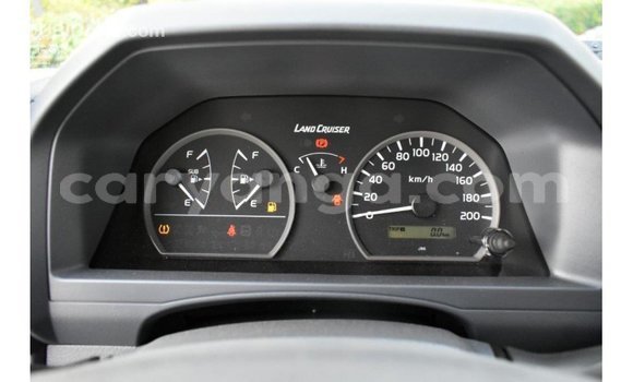 Nunua Imported Toyota Land Cruiser White Gari ndani ya Import - Dubai nchini Malawi Nunua Imported Toyota Land Cruiser White Gari ndani ya Import - Dubai nchini Malawi