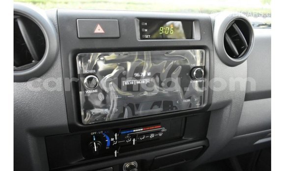 Nunua Imported Toyota Land Cruiser White Gari ndani ya Import - Dubai nchini Malawi Nunua Imported Toyota Land Cruiser White Gari ndani ya Import - Dubai nchini Malawi