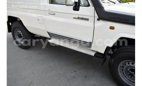 Nunua Imported Toyota Land Cruiser White Gari ndani ya Import - Dubai nchini Malawi Nunua Imported Toyota Land Cruiser White Gari ndani ya Import - Dubai nchini Malawi