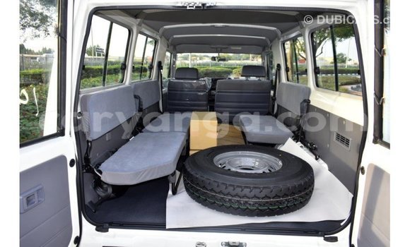 Nunua Imported Toyota Land Cruiser White Gari ndani ya Import - Dubai nchini Malawi Nunua Imported Toyota Land Cruiser White Gari ndani ya Import - Dubai nchini Malawi