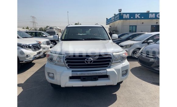 Buy Import Toyota Land Cruiser White Car in Import - Dubai in Malawi Buy Import Toyota Land Cruiser White Car in Import - Dubai in Malawi