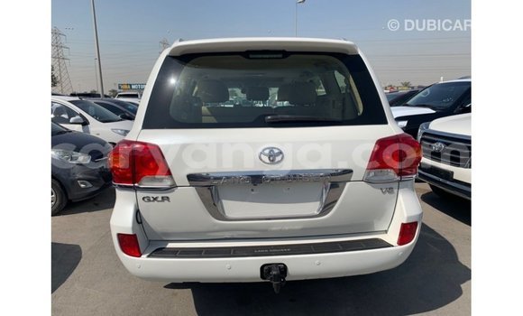 Buy Import Toyota Land Cruiser White Car in Import - Dubai in Malawi Buy Import Toyota Land Cruiser White Car in Import - Dubai in Malawi