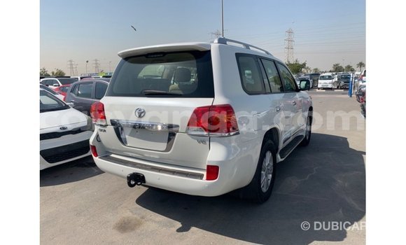 Buy Import Toyota Land Cruiser White Car in Import - Dubai in Malawi Buy Import Toyota Land Cruiser White Car in Import - Dubai in Malawi