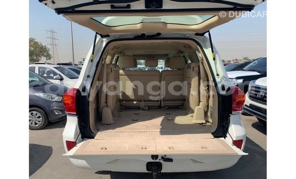 Buy Import Toyota Land Cruiser White Car in Import - Dubai in Malawi Buy Import Toyota Land Cruiser White Car in Import - Dubai in Malawi