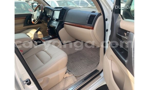 Buy Import Toyota Land Cruiser White Car in Import - Dubai in Malawi Buy Import Toyota Land Cruiser White Car in Import - Dubai in Malawi