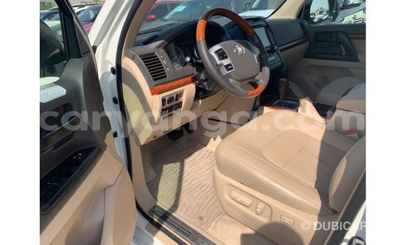 Buy Import Toyota Land Cruiser White Car in Import - Dubai in Malawi Buy Import Toyota Land Cruiser White Car in Import - Dubai in Malawi
