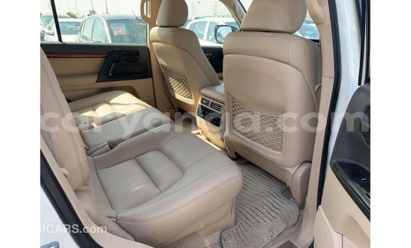 Buy Import Toyota Land Cruiser White Car in Import - Dubai in Malawi Buy Import Toyota Land Cruiser White Car in Import - Dubai in Malawi