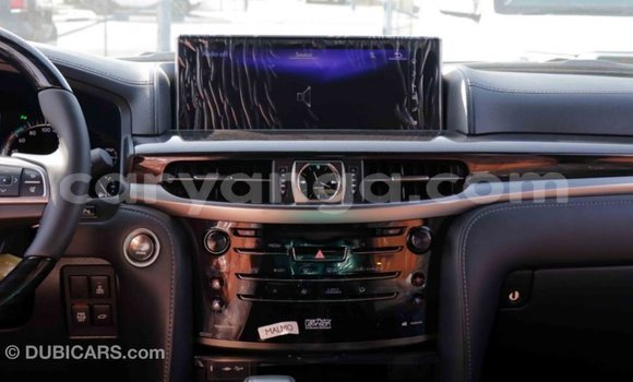 Acheter Import Voiture Lexus LX Blanc à Import - Dubai, Malawi Acheter Import Voiture Lexus LX Blanc à Import - Dubai, Malawi