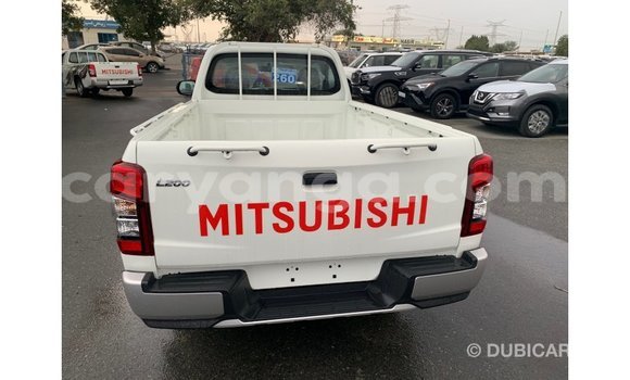 Buy Import Mitsubishi L200 White Car in Import - Dubai in Malawi Buy Import Mitsubishi L200 White Car in Import - Dubai in Malawi