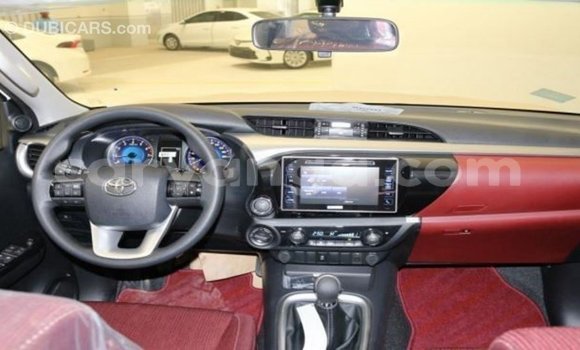 Acheter Import Voiture Toyota Hilux Blanc à Import - Dubai, Malawi Acheter Import Voiture Toyota Hilux Blanc à Import - Dubai, Malawi