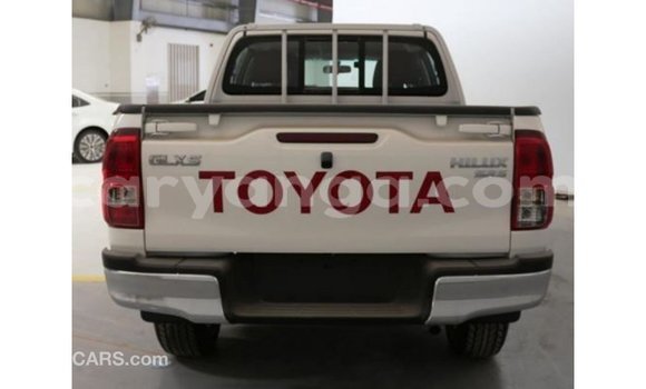 Acheter Import Voiture Toyota Hilux Blanc à Import - Dubai, Malawi Acheter Import Voiture Toyota Hilux Blanc à Import - Dubai, Malawi