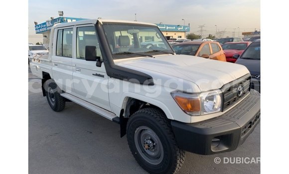 Nunua Imported Toyota Land Cruiser White Gari ndani ya Import - Dubai nchini Malawi Nunua Imported Toyota Land Cruiser White Gari ndani ya Import - Dubai nchini Malawi