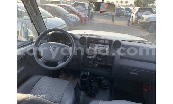 Nunua Imported Toyota Land Cruiser White Gari ndani ya Import - Dubai nchini Malawi Nunua Imported Toyota Land Cruiser White Gari ndani ya Import - Dubai nchini Malawi