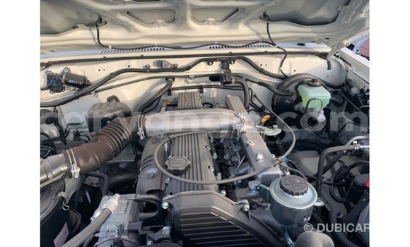 Nunua Imported Toyota Land Cruiser White Gari ndani ya Import - Dubai nchini Malawi Nunua Imported Toyota Land Cruiser White Gari ndani ya Import - Dubai nchini Malawi