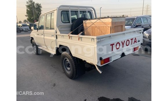 Nunua Imported Toyota Land Cruiser White Gari ndani ya Import - Dubai nchini Malawi Nunua Imported Toyota Land Cruiser White Gari ndani ya Import - Dubai nchini Malawi