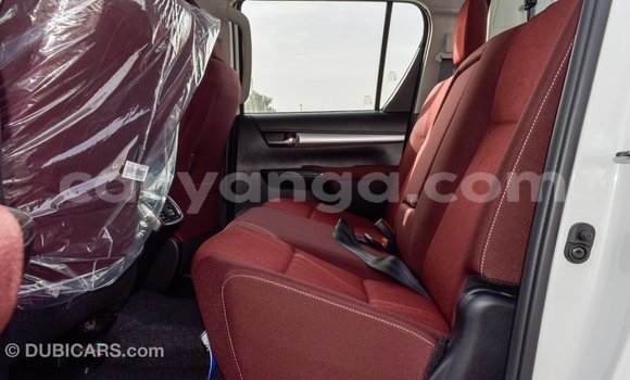 Nunua Imported Toyota Hilux White Gari ndani ya Import - Dubai nchini Malawi Nunua Imported Toyota Hilux White Gari ndani ya Import - Dubai nchini Malawi