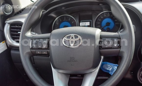 Nunua Imported Toyota Hilux White Gari ndani ya Import - Dubai nchini Malawi Nunua Imported Toyota Hilux White Gari ndani ya Import - Dubai nchini Malawi