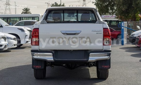 Nunua Imported Toyota Hilux White Gari ndani ya Import - Dubai nchini Malawi Nunua Imported Toyota Hilux White Gari ndani ya Import - Dubai nchini Malawi