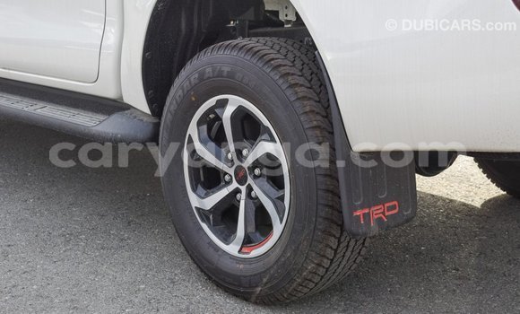 Nunua Imported Toyota Hilux White Gari ndani ya Import - Dubai nchini Malawi Nunua Imported Toyota Hilux White Gari ndani ya Import - Dubai nchini Malawi