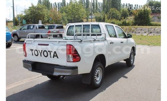 Buy Import Toyota Hilux White Car in Import - Dubai in Malawi Buy Import Toyota Hilux White Car in Import - Dubai in Malawi