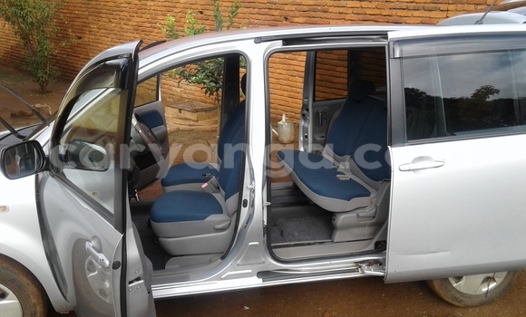 Buy New Toyota Sienta Silver Car in Lilongwe in Malawi Buy New Toyota Sienta Silver Car in Lilongwe in Malawi