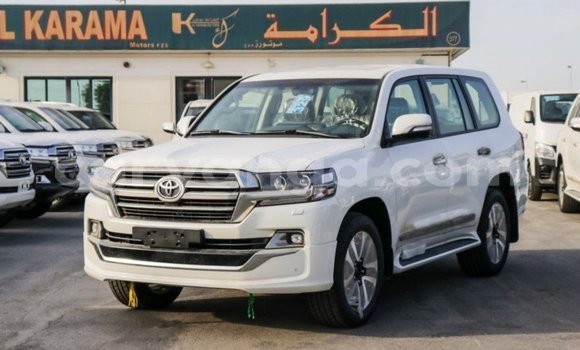 Buy Import Toyota Land Cruiser White Car in Import - Dubai in Malawi Buy Import Toyota Land Cruiser White Car in Import - Dubai in Malawi