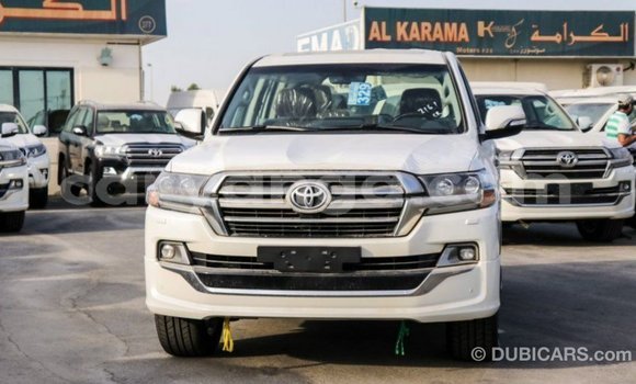Buy Import Toyota Land Cruiser White Car in Import - Dubai in Malawi Buy Import Toyota Land Cruiser White Car in Import - Dubai in Malawi