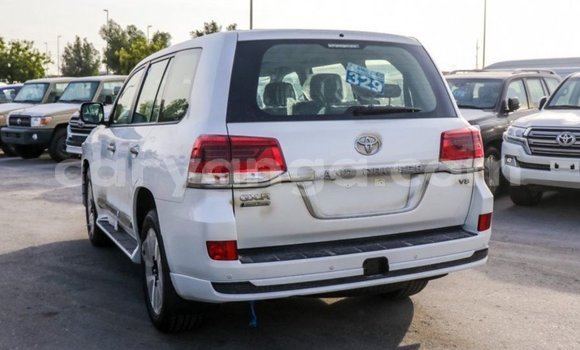 Buy Import Toyota Land Cruiser White Car in Import - Dubai in Malawi Buy Import Toyota Land Cruiser White Car in Import - Dubai in Malawi