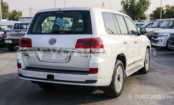 Buy Import Toyota Land Cruiser White Car in Import - Dubai in Malawi Buy Import Toyota Land Cruiser White Car in Import - Dubai in Malawi