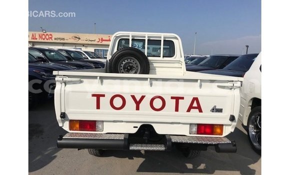 Buy Import Toyota Land Cruiser White Car in Import - Dubai in Malawi Buy Import Toyota Land Cruiser White Car in Import - Dubai in Malawi