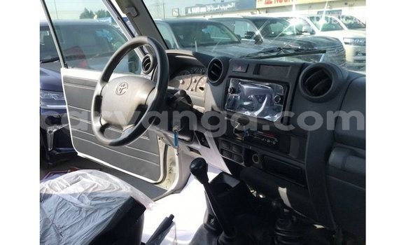 Buy Import Toyota Land Cruiser White Car in Import - Dubai in Malawi Buy Import Toyota Land Cruiser White Car in Import - Dubai in Malawi