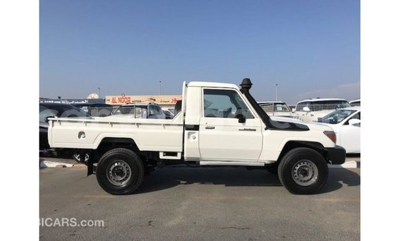 Buy Import Toyota Land Cruiser White Car in Import - Dubai in Malawi Buy Import Toyota Land Cruiser White Car in Import - Dubai in Malawi