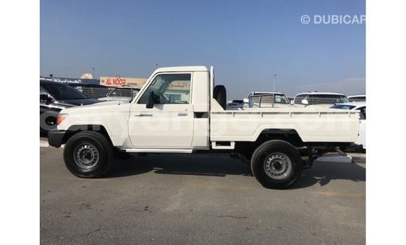 Buy Import Toyota Land Cruiser White Car in Import - Dubai in Malawi Buy Import Toyota Land Cruiser White Car in Import - Dubai in Malawi