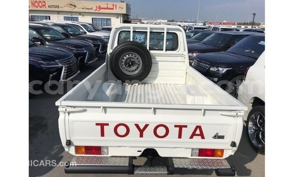 Buy Import Toyota Land Cruiser White Car in Import - Dubai in Malawi Buy Import Toyota Land Cruiser White Car in Import - Dubai in Malawi