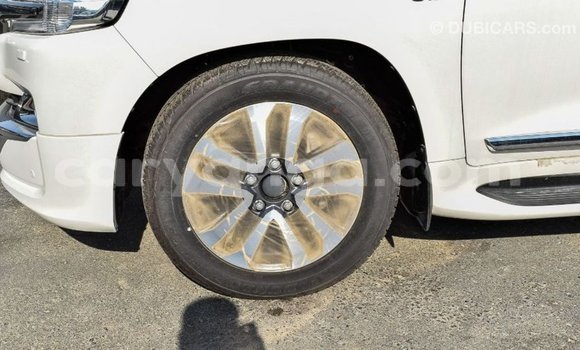 Buy Import Toyota Land Cruiser White Car in Import - Dubai in Malawi Buy Import Toyota Land Cruiser White Car in Import - Dubai in Malawi