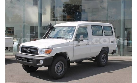 Buy Import Toyota Land Cruiser White Car in Import - Dubai in Malawi Buy Import Toyota Land Cruiser White Car in Import - Dubai in Malawi
