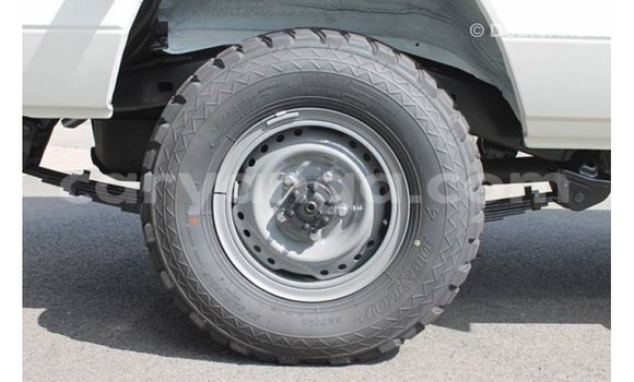 Buy Import Toyota Land Cruiser White Car in Import - Dubai in Malawi Buy Import Toyota Land Cruiser White Car in Import - Dubai in Malawi