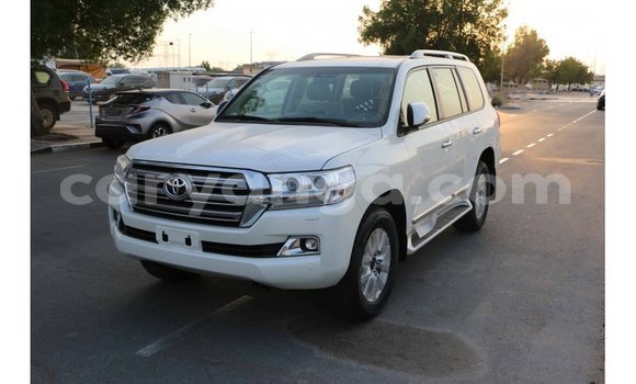 Buy Import Toyota Land Cruiser White Car in Import - Dubai in Malawi Buy Import Toyota Land Cruiser White Car in Import - Dubai in Malawi