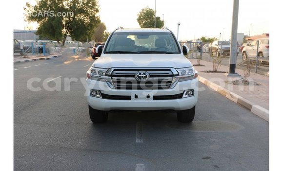 Buy Import Toyota Land Cruiser White Car in Import - Dubai in Malawi Buy Import Toyota Land Cruiser White Car in Import - Dubai in Malawi